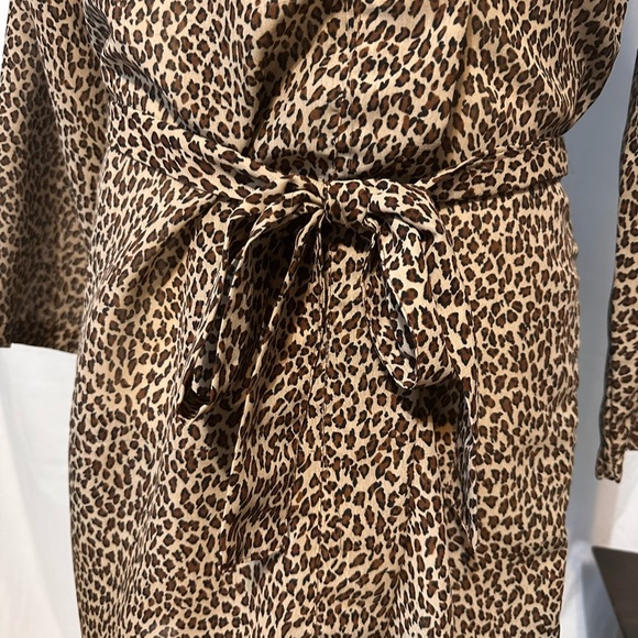 Sleep Club Sheer Knee Length Lightweight Animal Print Robe. SZ Medium. Tie Close - Picture 3 of 7